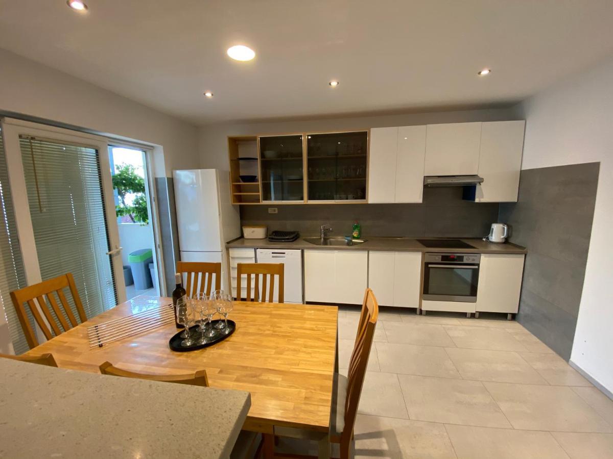 Apartmani Mateo Omis Luaran gambar